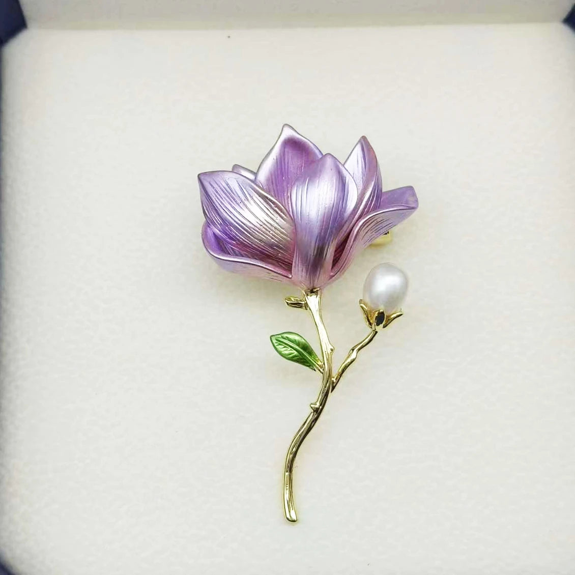 Exquisite Magnolia Flower Brooches Faux Pearl Metal Plant Pins Women Clothes Jewelry Accessories